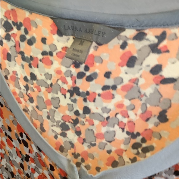 Laura Ashley long sleeve top new with tags medium pixel print 58$ retail - Picture 11 of 11